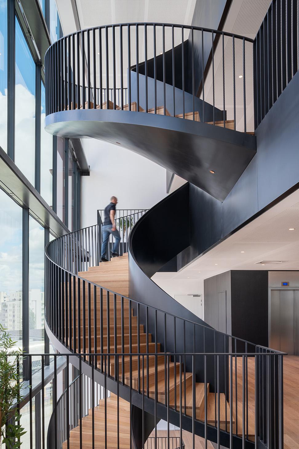 InDefense_escalier©Jared Chulski 